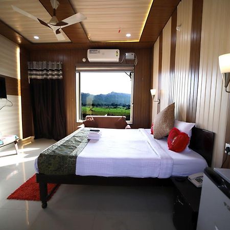 Bundeli Farm Resort & Banquet Orchha Esterno foto
