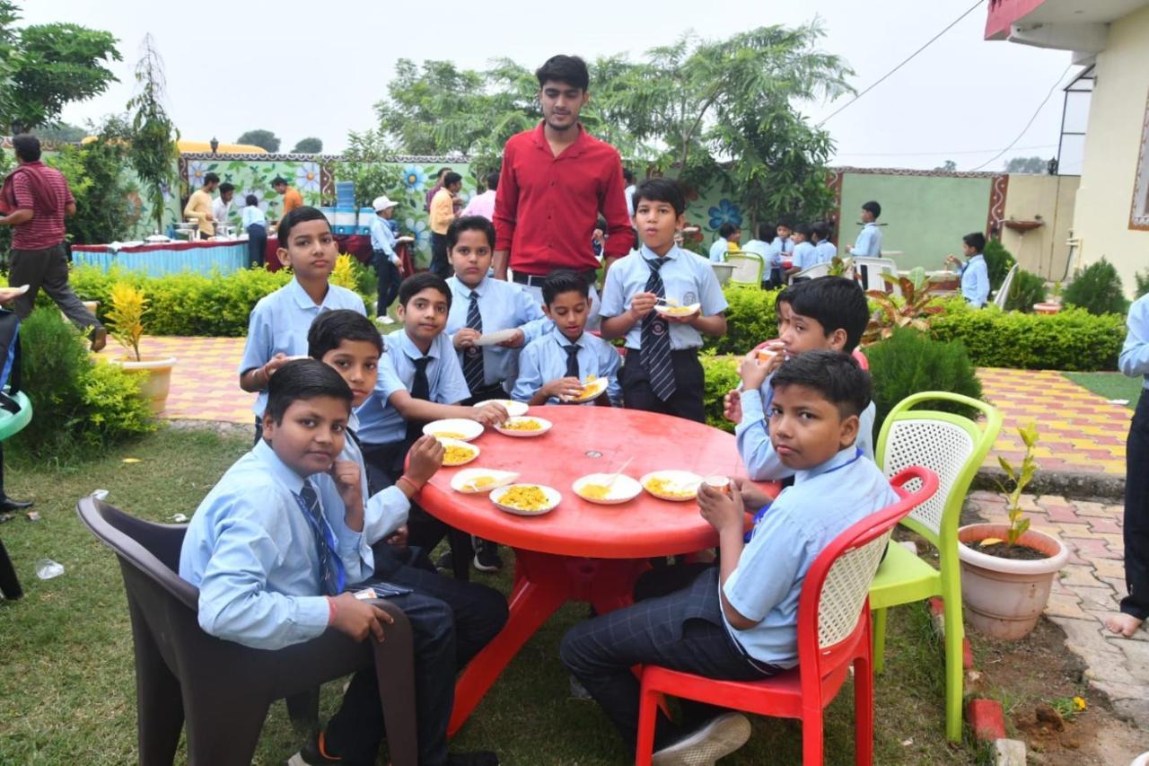 Bundeli Farm Resort & Banquet Orchha Esterno foto