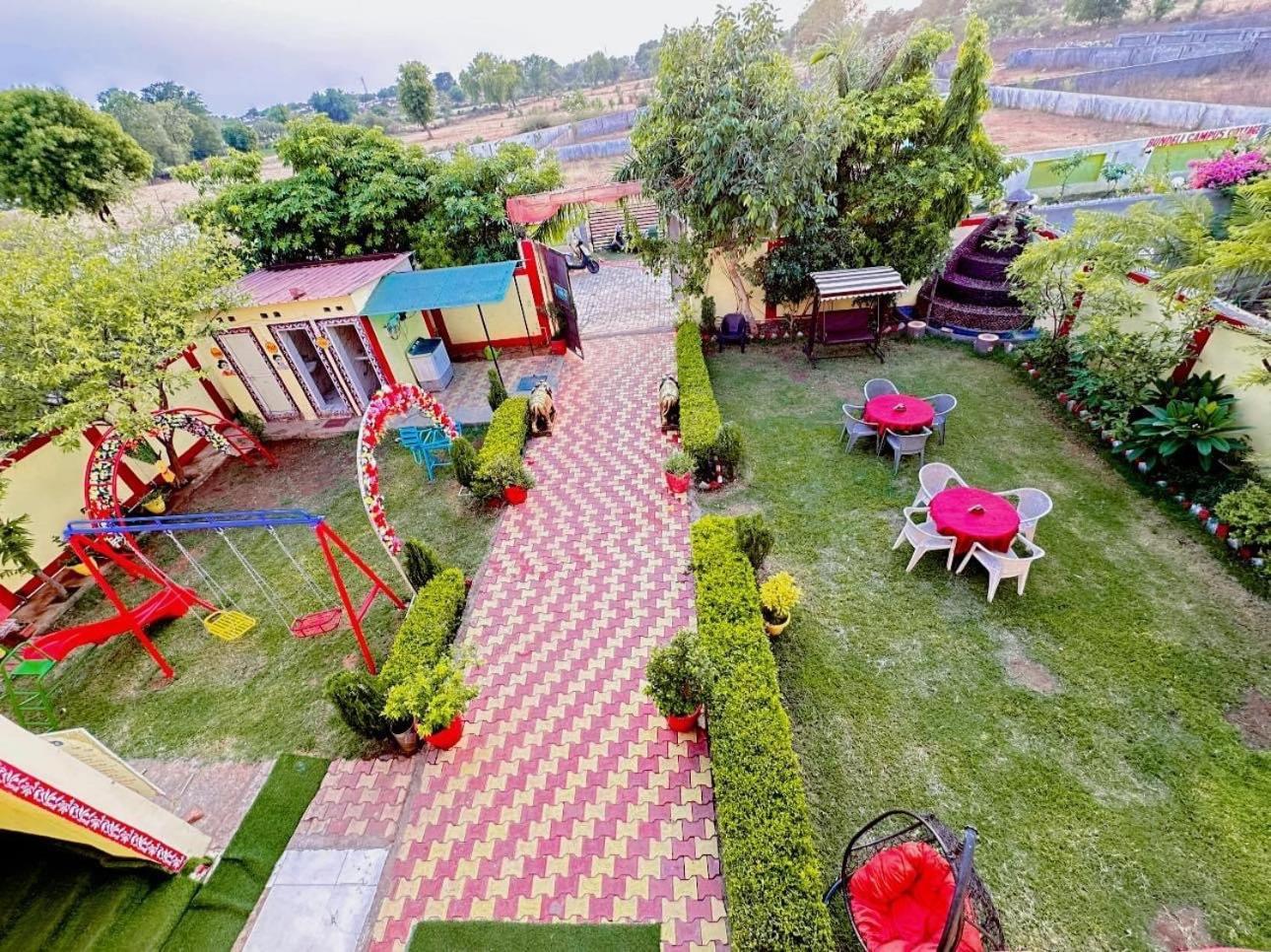Bundeli Farm Resort & Banquet Orchha Esterno foto