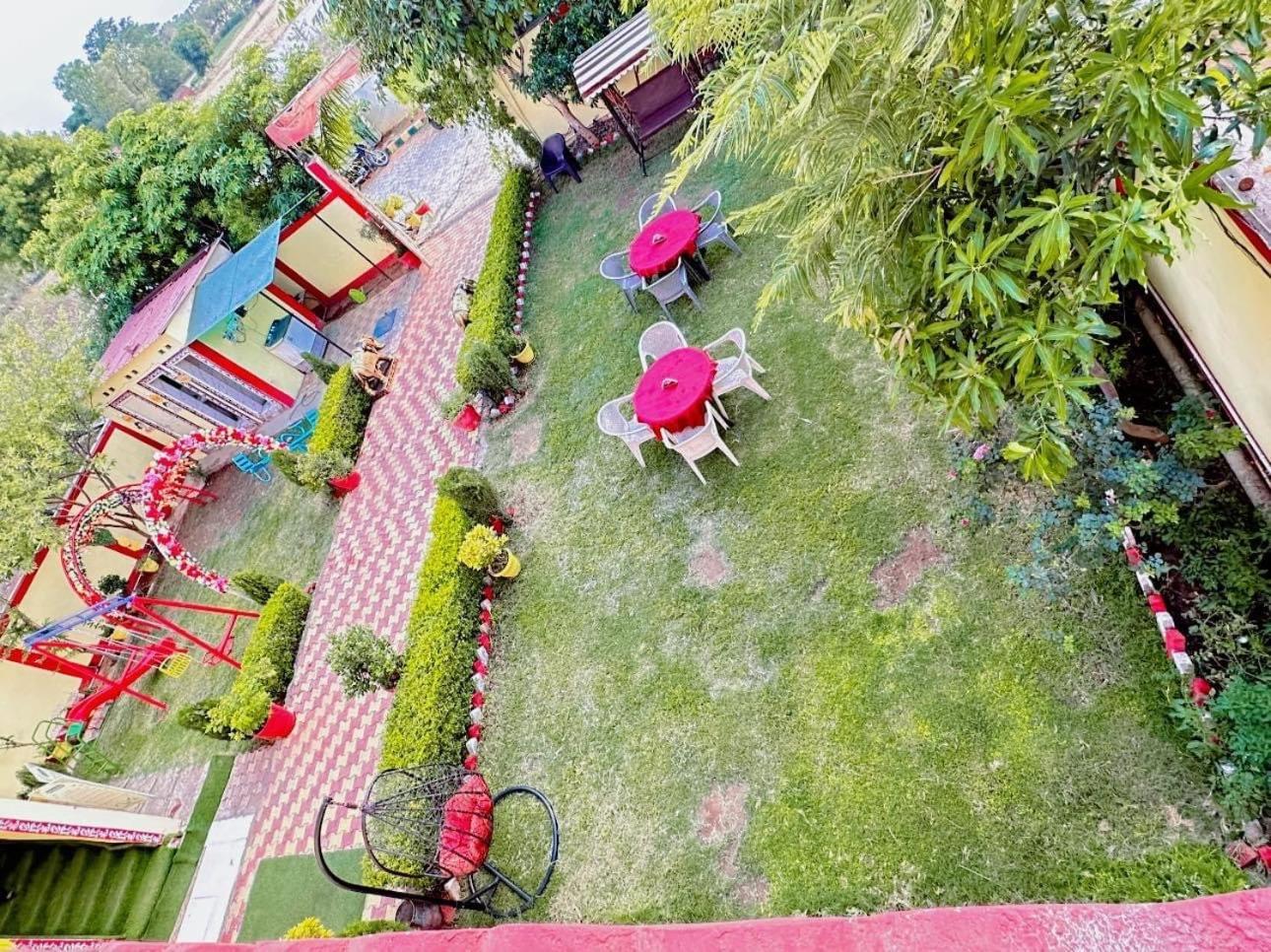 Bundeli Farm Resort & Banquet Orchha Esterno foto