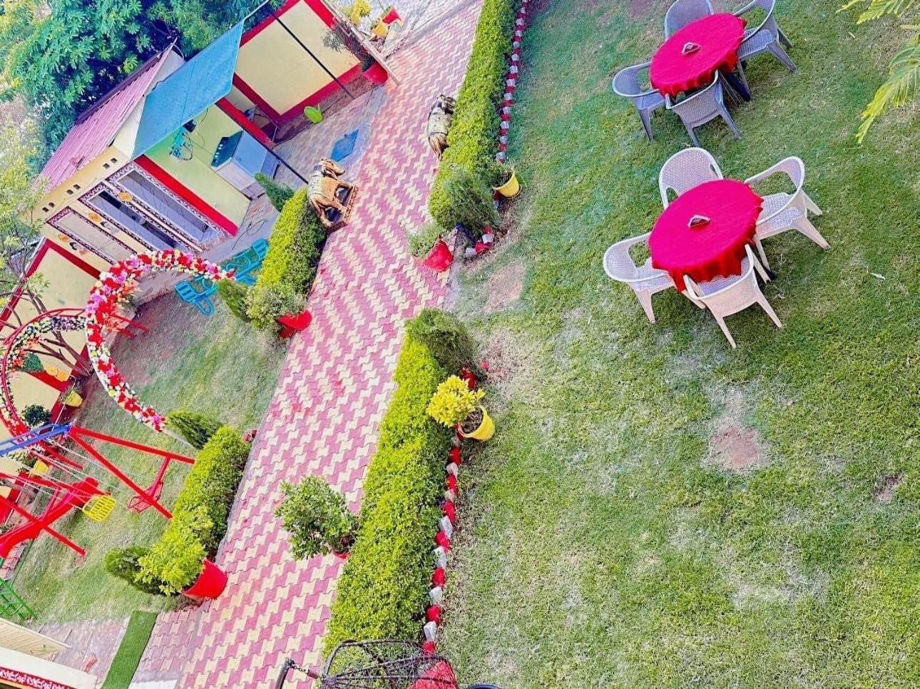 Bundeli Farm Resort & Banquet Orchha Esterno foto