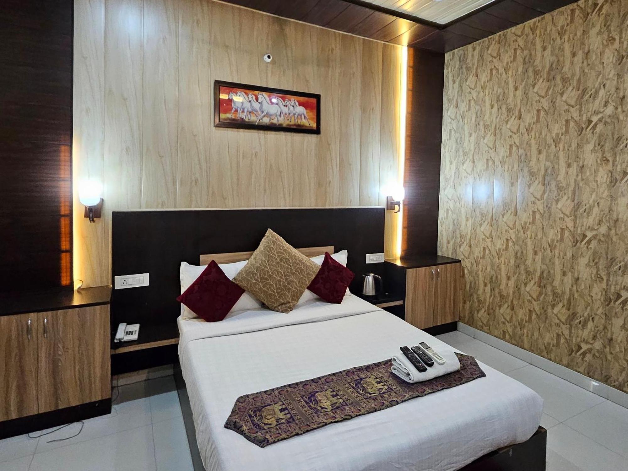 Bundeli Farm Resort & Banquet Orchha Esterno foto